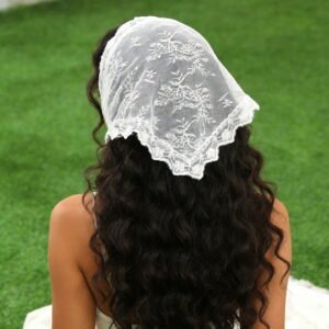 Foulard Cheveux Dentelle Florale — Bandana triangulaire blanc en dentelle brodée